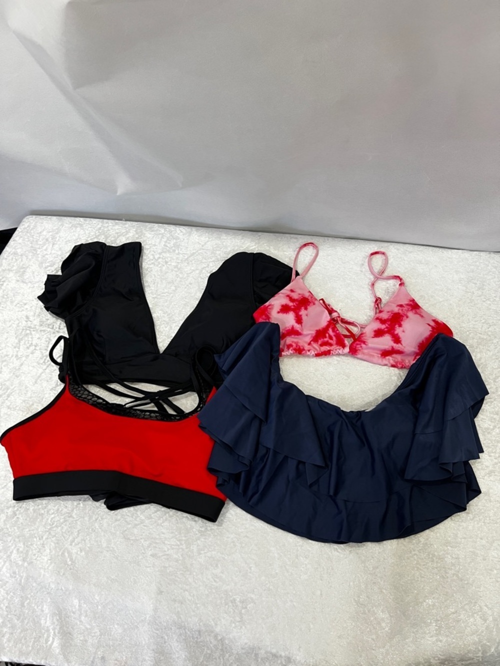 Lot Bundle Swimwear 4 Pc. Bikini Top Bathing suit Size Medium Multicolor
